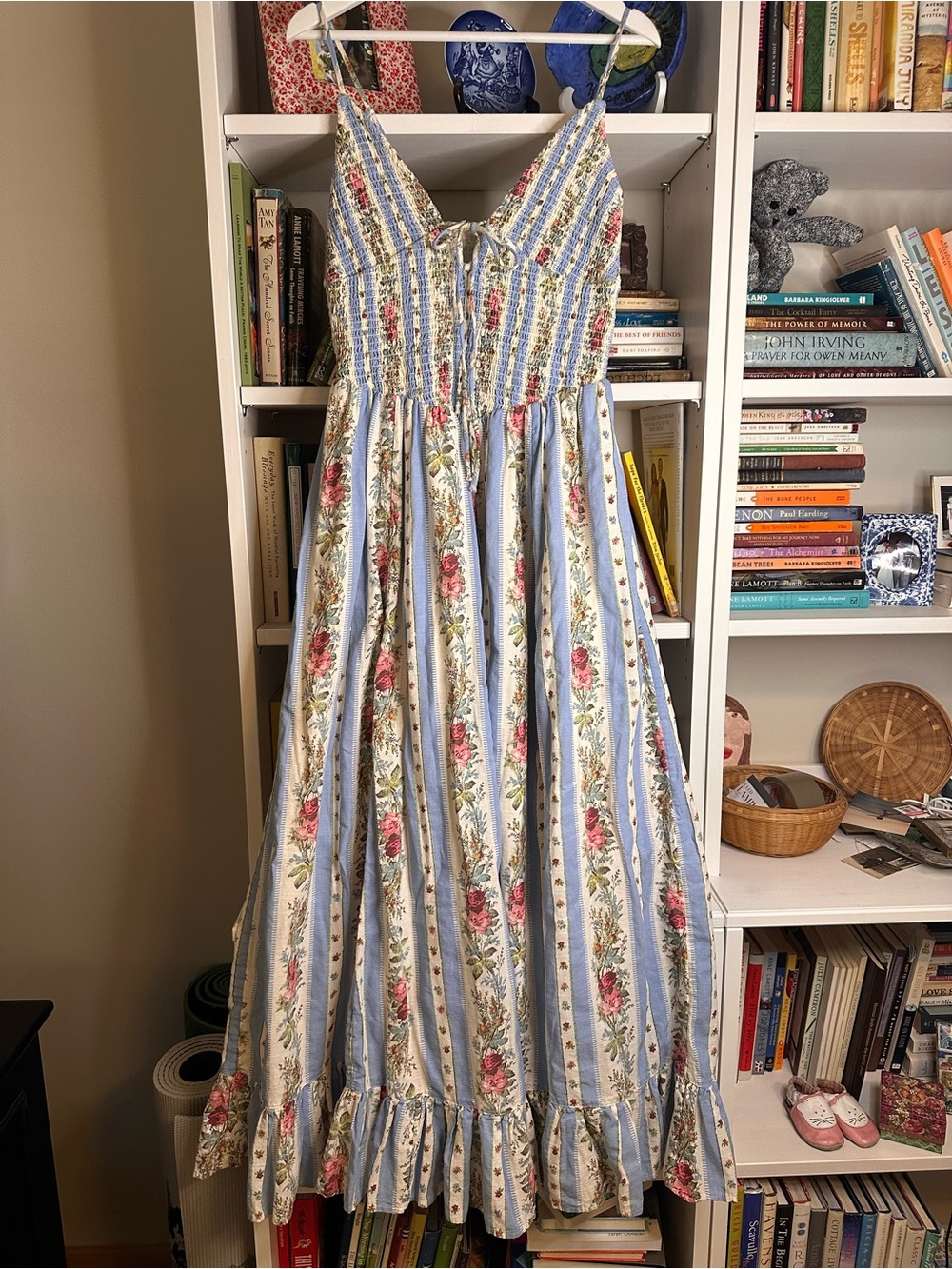 Kimchi Blue Blue and Ivory Striped Floral Maxi Dress. Size L